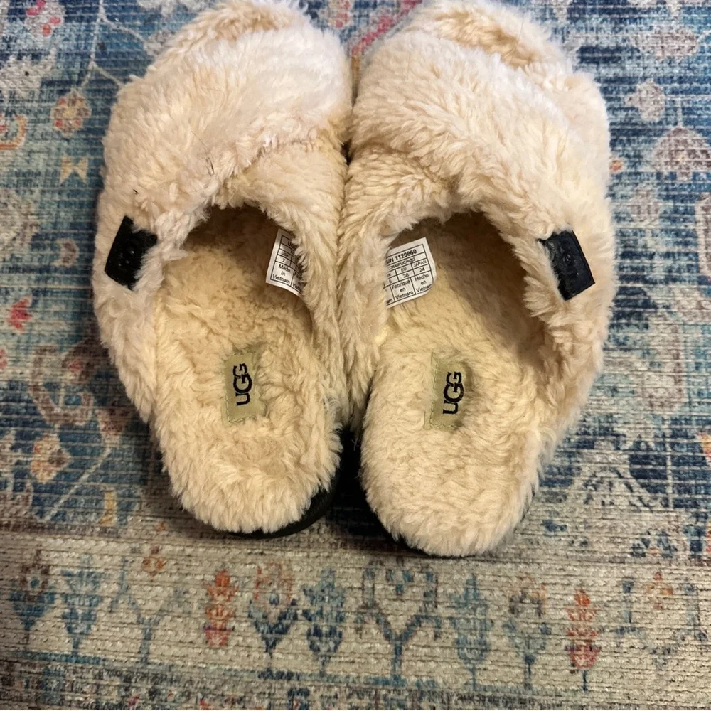 NWT Ugg Fuzz Sugar Cross Slides sz 7 - Picture 7 of 7
